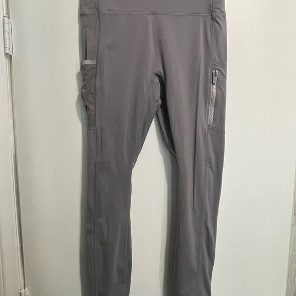 Fabletics Motion 365 Size Large Leggings - Picture 9 of 15